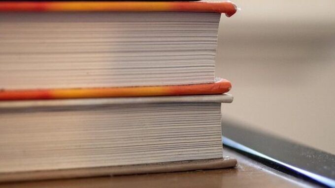 books-6827147_640.jpg